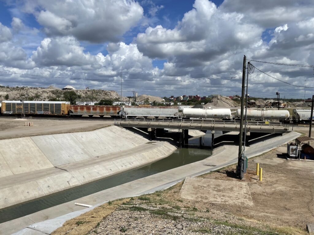 hunting bayou federal flood risk management channel